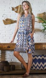Vestido corto con estampado geométrico
