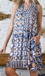 Vestido corto con estampado geométrico